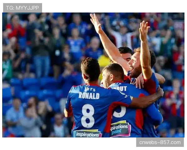 阿斯顿维拉3-2绝杀布伦特福德，沃特金斯上演帽子戏法